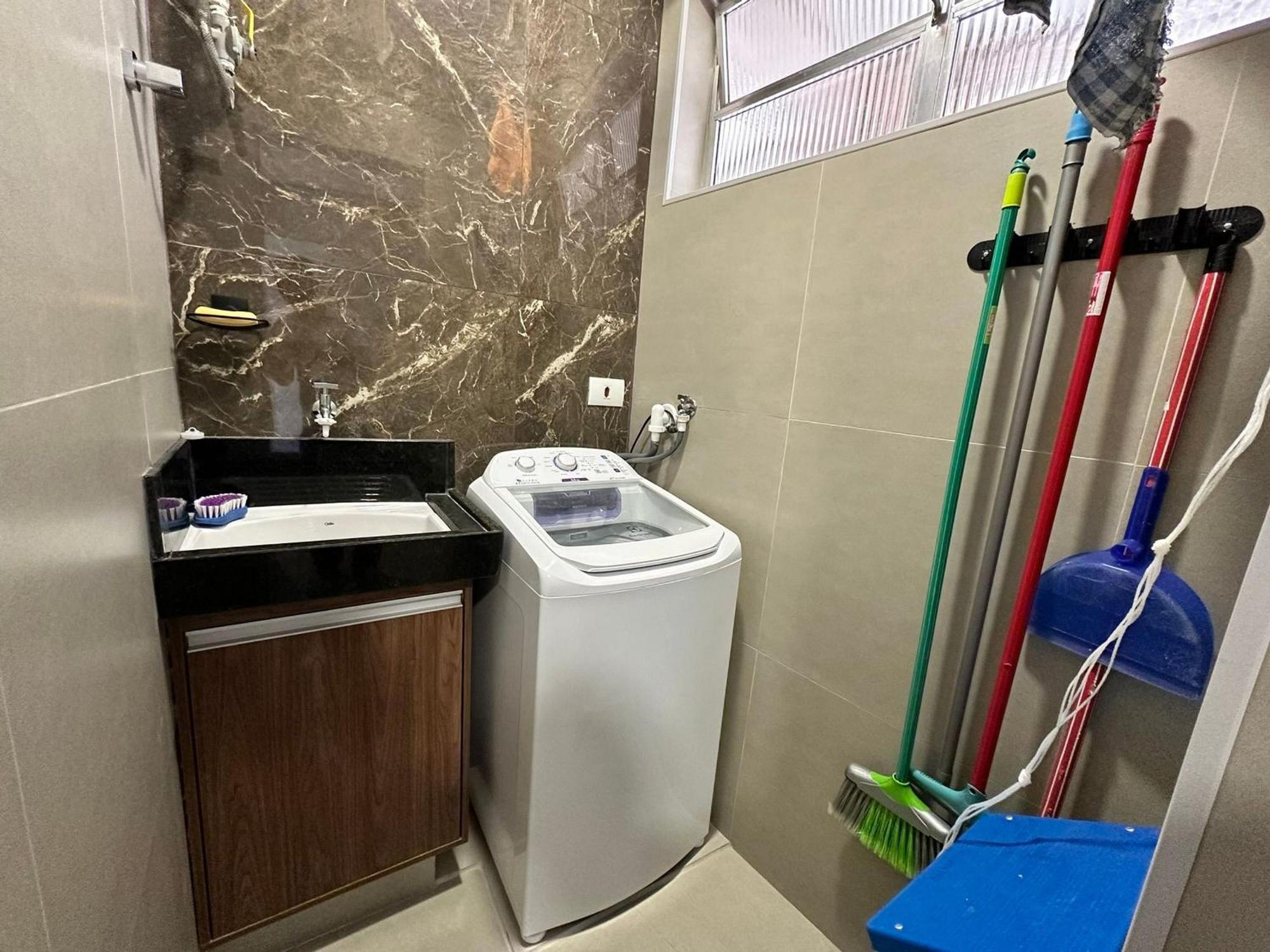 Apartamento Ap Pe Na Areia Vista Parcial Mar Santos (Sao Paulo)